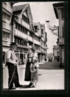 AK Appenzell, Hauptgasse Mit Familie In Tracht  - Appenzell