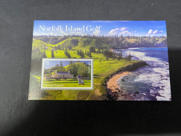 10-7-2024 (stamp) Mint / Neuf - Australia Norfolk Island Golf Course ($ 5.00 M/s) - Norfolk Eiland