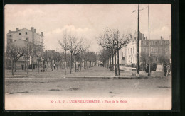 CPA Lyon-Villeurbanne (Rhone), Place De La Mairie  - Villeurbanne