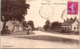 28 CLOYES - Vue Sur La Route De Chateaudun. - Cloyes-sur-le-Loir