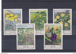 URSS 1975 FLEURS  Yvert 4210-4214, Michel 4428-4432 NEUF** MNH - Nuovi