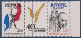 40ème Anniversaire De La Victoire, Retour à La Paix Triptyque 2f00 + 3f00 N°T2369A Composé Des 2368 2369 Neufs - Unused Stamps