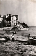 BANUYLS Sur MER - Le Cap Doune Et Les Barques De Pêche Sur La Plage - Banyuls Sur Mer