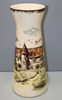 - VASE ANCIEN CERAMIQUE SOUVENIR VILLE De MONTBRON CHARENTE FERME FORTIFIEE    E - Andere & Zonder Classificatie