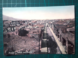 ITALIE, CARTE POSTALE. RÉGION DE CAMPANIE. Magnifiques Images De La Belle Ville De POMPEI Et Du Parc National Du Vésuve. - Pompei