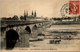 Moulins, Vue Generale Prise De La Madeleine - Moulins