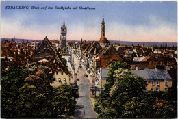 Straubing, Blick Auf Den Stadtplatz Mit Stadtturm - Straubing