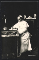 AK Papst Pius XI. Beim Unterzeichnen Von Dokumenten  - Päpste