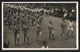 AK Leichtathletinnen Bei Einem Lauf Auf Der Strasse  - Athletics