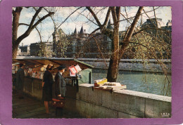 75 PARIS La Conciergerie Les Bouquinistes - Die Seine Und Ihre Ufer
