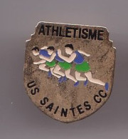 Pin's U S Saintes C C En Charente Maritime Dpt 17  Athlétisme Coureur Réf 1706b - Atletiek