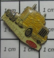 616B Pin's Pins / Beau Et Rare / TRANSPORTS / GROS CAMION JAUNE PETERBILT 359 - Transports