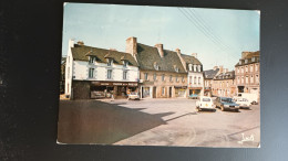 22 CHATELAUDREN La Place Des Sapeurs Pompier 4L Peugeot 604 - Châtelaudren