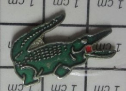 713F Pin's Pins / Beau Et Rare / ANIMAUX /  CROCODILE GENRE LACOSTE - Animaux