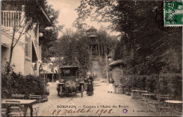 21404 Cpa 92 Robinson - Touristes à L'Arbre Des Roches - Andere & Zonder Classificatie