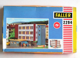 FALLER N 2294 HOTEL MODERNE COLOMBI BATIMENT IMMEUBLE DECOR MINIATURE TRAIN NEUF! MODELISME FERROVIAIRE (1506.75) - Versieringen