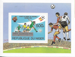 Niger Sheet Mnh ** 1982 5 Euros Football With Winners Overprint - Niger (1960-...)