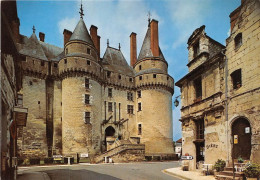 LANGEAIS L Entree Du Chateau Du XVe Siecle A Droite La Maison Dite De Rabelais 25(scan Recto-verso) MA1987 - Langeais