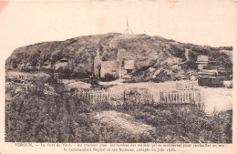 VERDUN Le Fort De Vaux Au Premier Plan Les Tombes Des Soldats 26(scan Recto-verso) MA2013 - Verdun