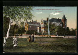 AK Bad Schmiedeberg /Bez. Halle, Kaiserbad Mit Strasse, Damen Und Kind  - Halle (Saale)