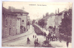 55 - GUERRE 3/18 - COMMERCY - TROUPES RUE Des CAPUCINS - ANIMÉE - - Verdun