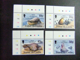 51 TRISTAN DA CUNHA 1995 / FAUNA MARINA / YVERT 560 / 563 MNH - Dolphins