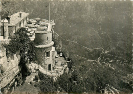 06* GOURDON  Vieux Chateau  (CPSM 10,5x15cm)          RL16,0307 - Gourdon