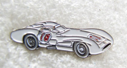 PIN'S  MERCEDES-BENZ  FLECHE D'ARGENT  W 196 S  J. M. FANGIO - Mercedes