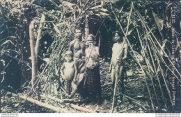 V652 Cartolina Postcard Indios Sakai In Lean To Shelter Sungei Pertang - Andere & Zonder Classificatie