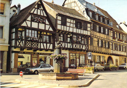 67 - Barr - Vieilles Maisons à Colombages Entourant La Place Des Pommes De Terre - Barr