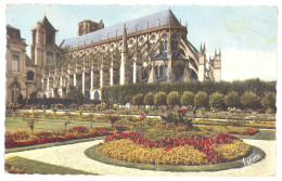 CPSM PF 18 - BOURGES (Cher) - Les Jardins De L'Hôtel De Ville Et La Cathédrale St-Etienne - Bourges