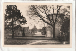 CPSM :  14 X 9  -  Valenciennes - Parc De La Rhonelle. Monument Aux Morts - Valenciennes