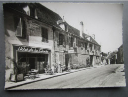 CP 39 Jura SELLIERES - La Rue Des Deux Ponts  " L'hôtel De La Cloche "  Et Le Restaurant  écrite 1962 - Autres & Non Classés