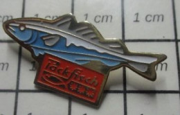 512H Pin's Pins / Beau Et Rare / ANIMAUX / POISSON BLEU ET BLANC SURGELES PACKFISCH - Voetbal