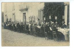 CARTE PHOTO D'un Grand Repas De Famille à Identifier ( Mariage Peut-être ) - Te Identificeren