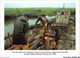 AJJP7-0650 - METIER - DEMOLITION D'UNE CHALOUPE A TRUBLE AU PORT DE CARRIE - ESTUAIRE DE LA LOIRE PAR MM CALLARD  - Fishing