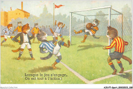 AJKP7-0745 - SPORT - LORSQUE LE JEU S'ENGAGE - ON EST TOUT A L'ACTION  - Soccer