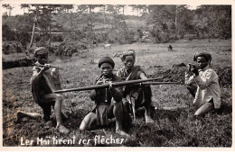 Viêt-Nam - N°77274 - Les Moï Tirent Ses Flèches - Carte Photo - Vietnam