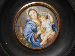 -PEINTURE MINIATURE ANCIENNE VIERGE à LA GRAPPE à L'ENFANT Signé CRIVELLO    E - Oils