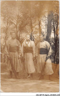 CAR-ABFP9-0981-ALGERIE - Hommes Armés - CARTE PHOTO - Vendue En Etat - Hommes