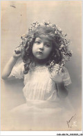 CAR-ABCP6-0537 - ENFANTS - UNE JEUNE FILLE EN ROBE BLANCHE - Portraits