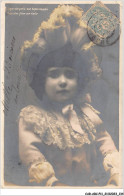 CAR-ABCP11-1062 - ENFANTS - ELLE A MIS SON BEAU CHAPEAU POUR ALLER FAIRE UNE VISITE  - Portraits