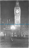 R162294 London. Big Ben. By Night - Sonstige & Ohne Zuordnung