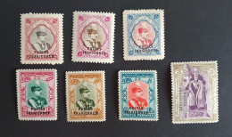 Timbres 1935 Surchargés. Neufs Avec Charnière. Gomme D'origine - Irán