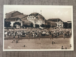 ROYAN La Plage Et Le Casino Municipal - Royan