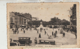 Valence 26  Carte  Circulée  Timbrée _La Place Madier De Montjau Tres Tres Animée Et Voitures - Valence