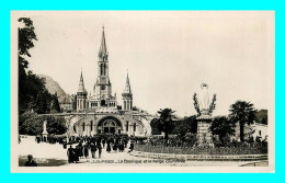 A762 / 459 65 - LOURDES Basilique Et La Vierge Couronnée - Lourdes