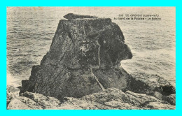 A760 / 067 44 - LE CROISIC Au Bord De La Falaise Le Sphinx - Le Croisic