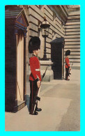 A752 / 401 LONDON Irish Guards At Buckingham Palace - Autres & Non Classés