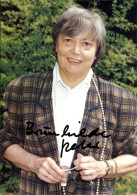 CPA Politikerin Brunhilde Peter, Ministerin Für Soziales, Arbeit Und Gesundheit, Portrait, Autogramm - People
